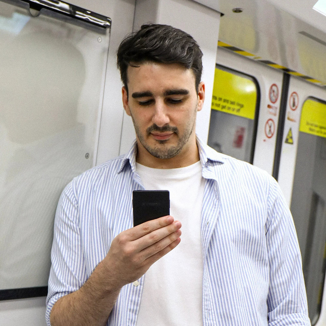 E Ink Phone vs E Reader: Which Should You Choose?